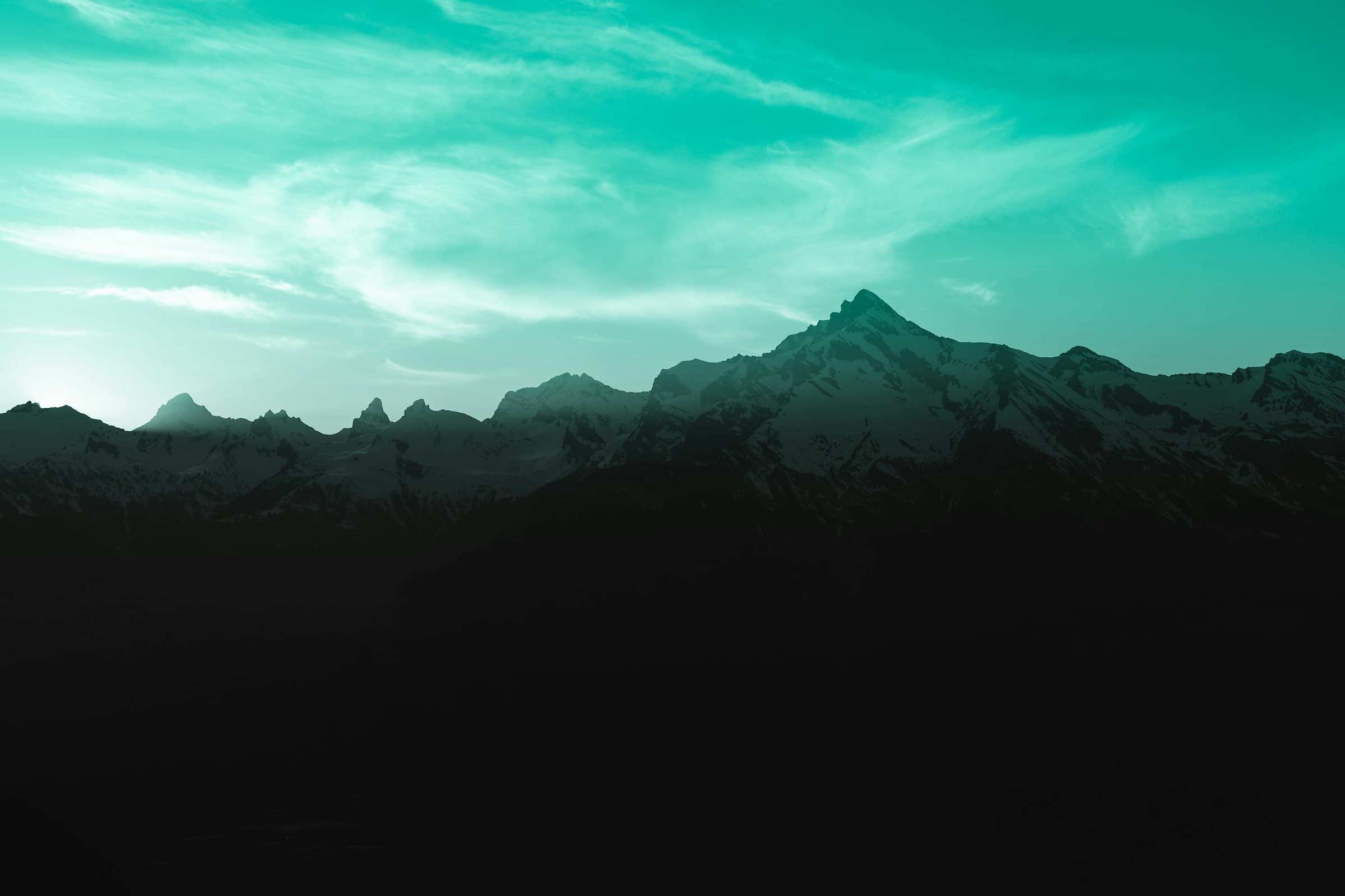 Mountain Range View by Martin Adams (Unsplash)